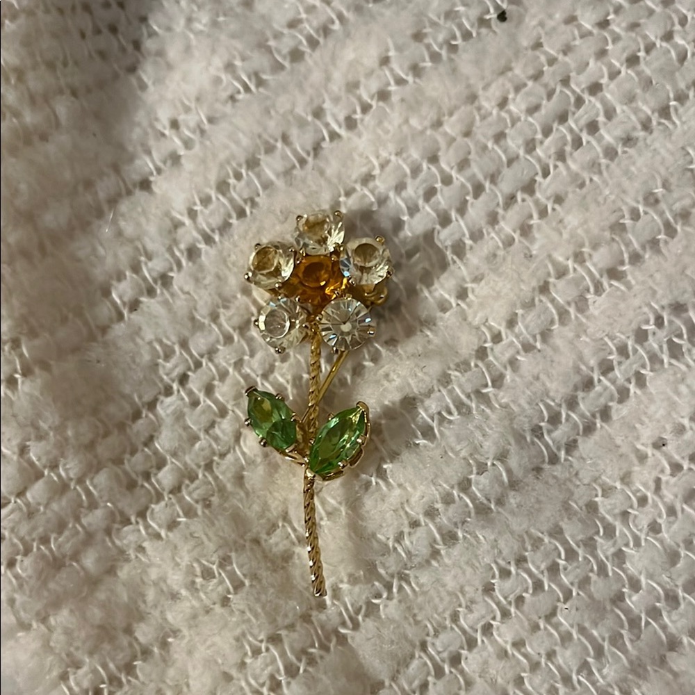 Charming Gold and Green Flower Brooch